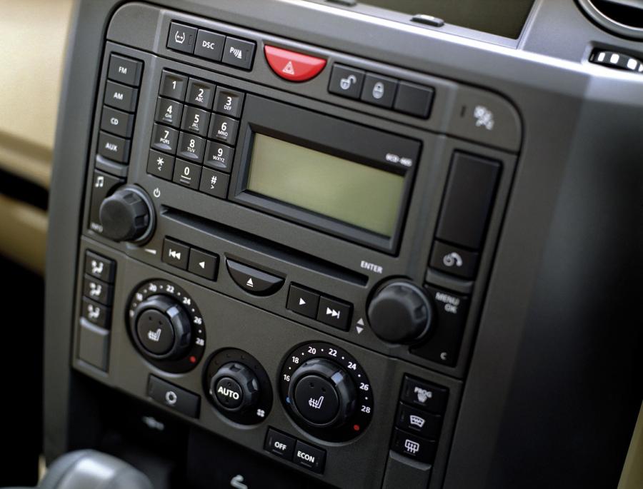  Land Rover Discovery 3 2004 года  (фото 36 из 132)
